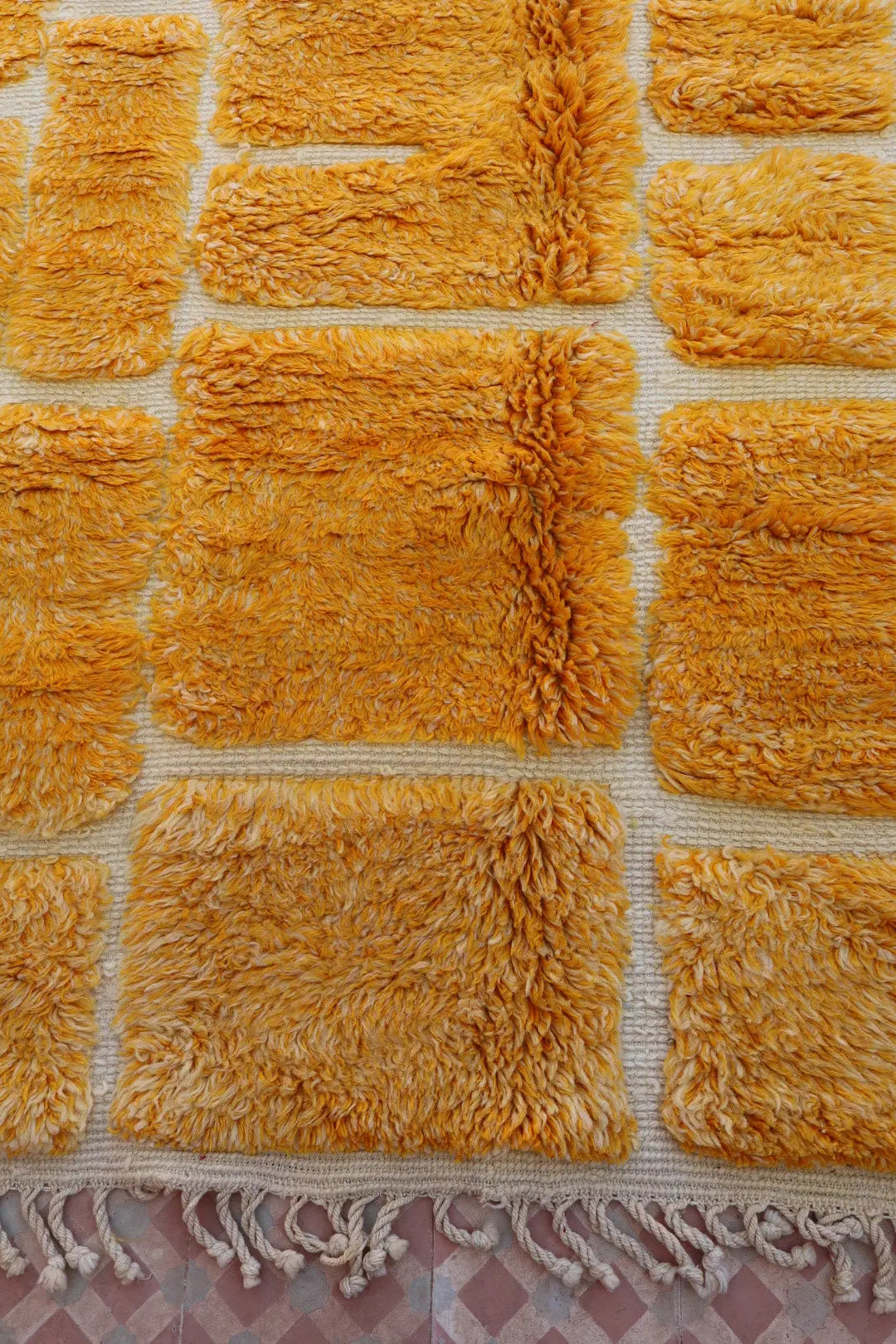 Tapis Berbère Mrirt Coloré Jaune d’Or - 287 x 178 cm Néda