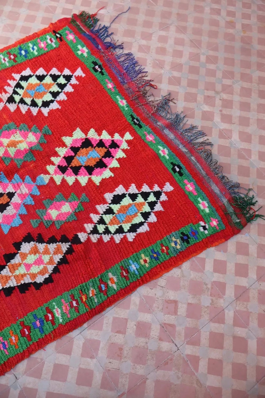 Tapis Berbère Azilal Vintage Coloré Rouge - 238 x 107 cm Néda