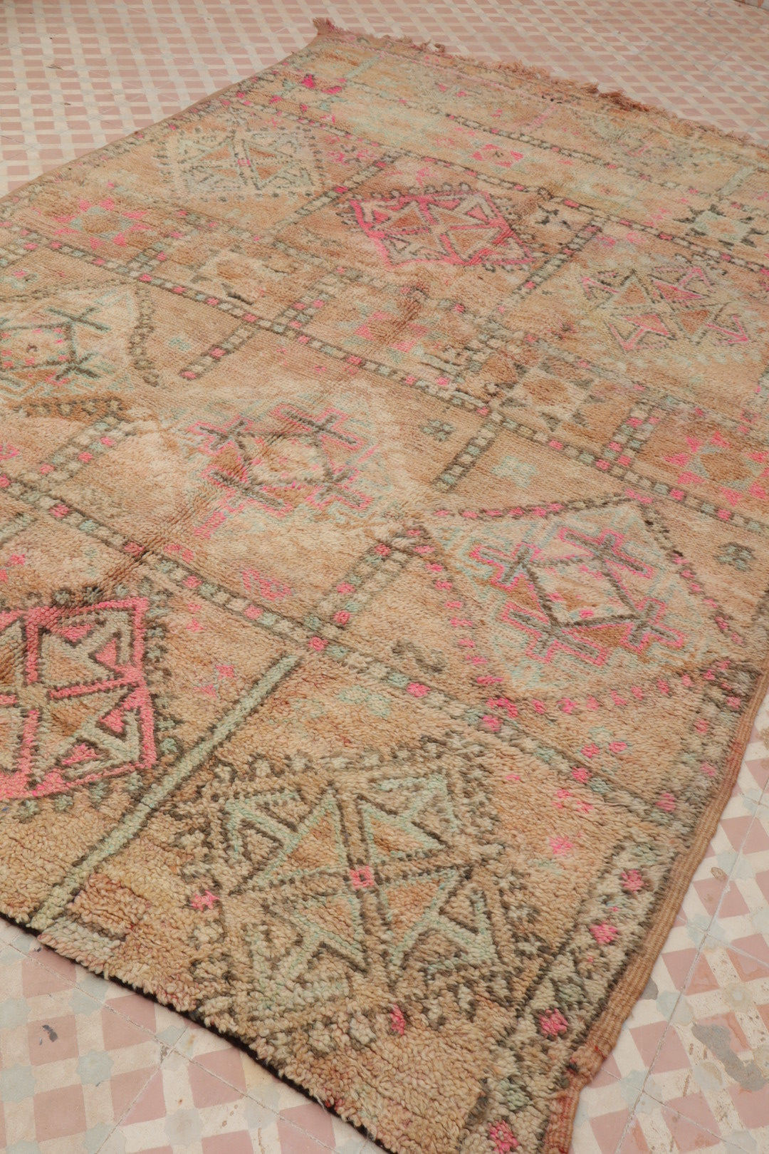 Berber rug Boujaad Antique Bleach - 248 x 167 cm