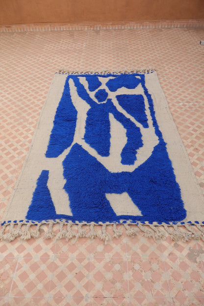 Tapis Berbère Béni Ouarain Moderne Bleu Klein À Reliefs - 202 x 127 cm Modèle Signature Néda