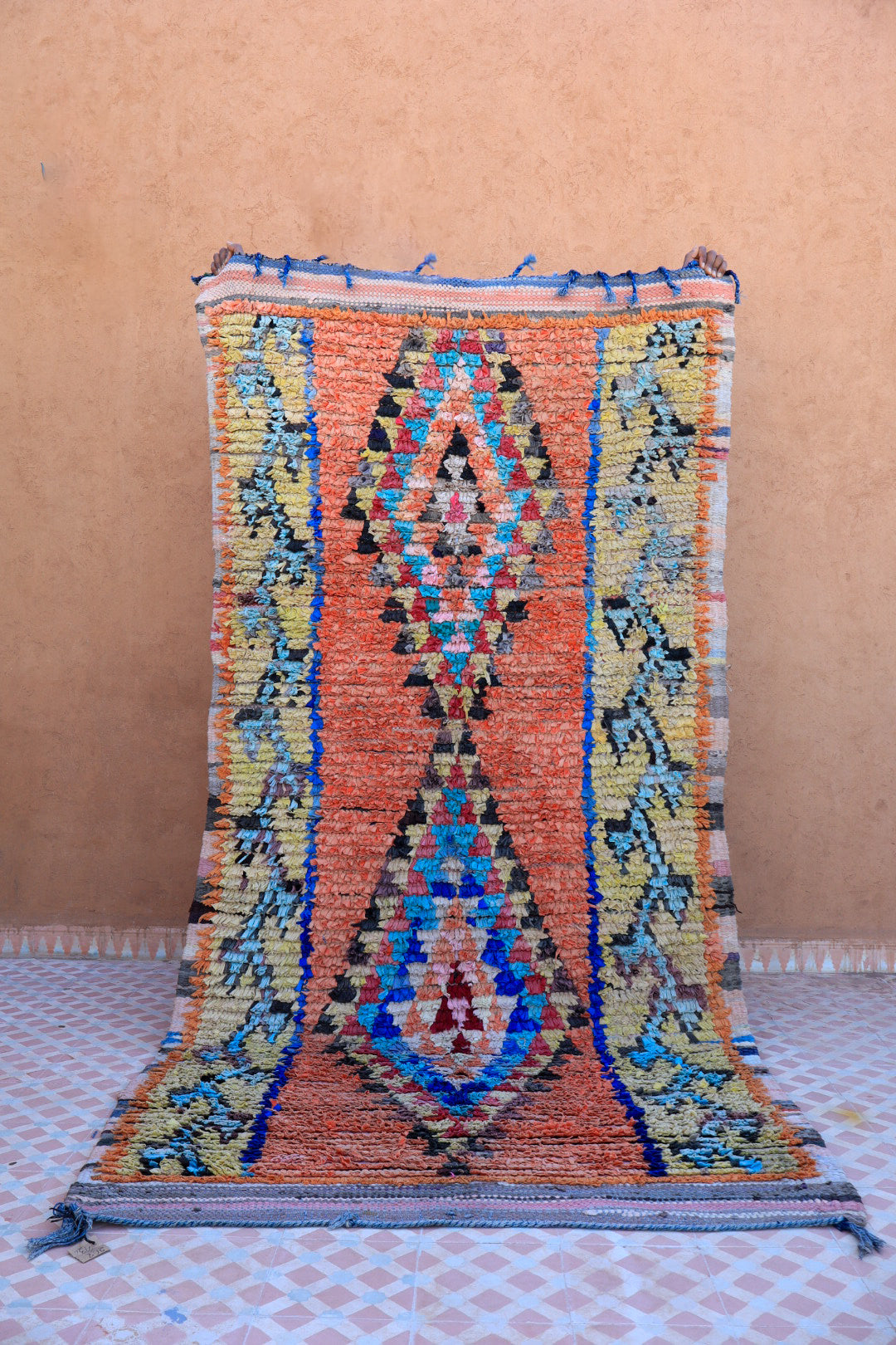 tapis berbère boucherouite vintage orange et jaune, tapis marocain boucherouite orange clair, 