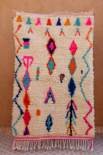 Azilal white Berber carpet with fluorescent coloured patterns - 152 x 100 cm