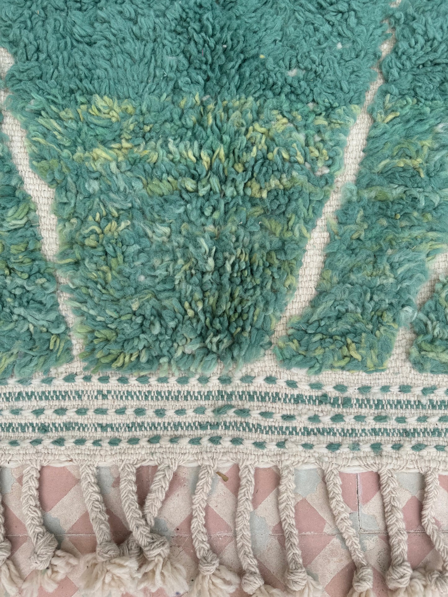 Berber carpet Béni Ouarain Modern Almond Green- 290 x 215 cm