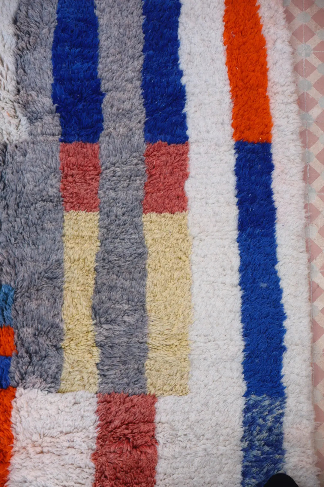Tapis Berbère Azilal Écru Lignes Colorées- 249 x 157  cm Néda