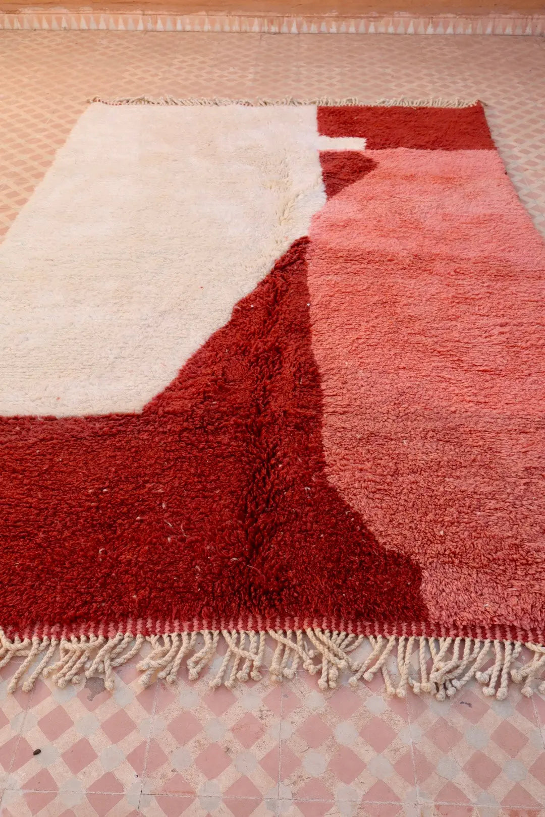 Tapis Berbère Coloré Contemporain Marron & Rose Qualité Supérieure - 260 x 155 cm Néda