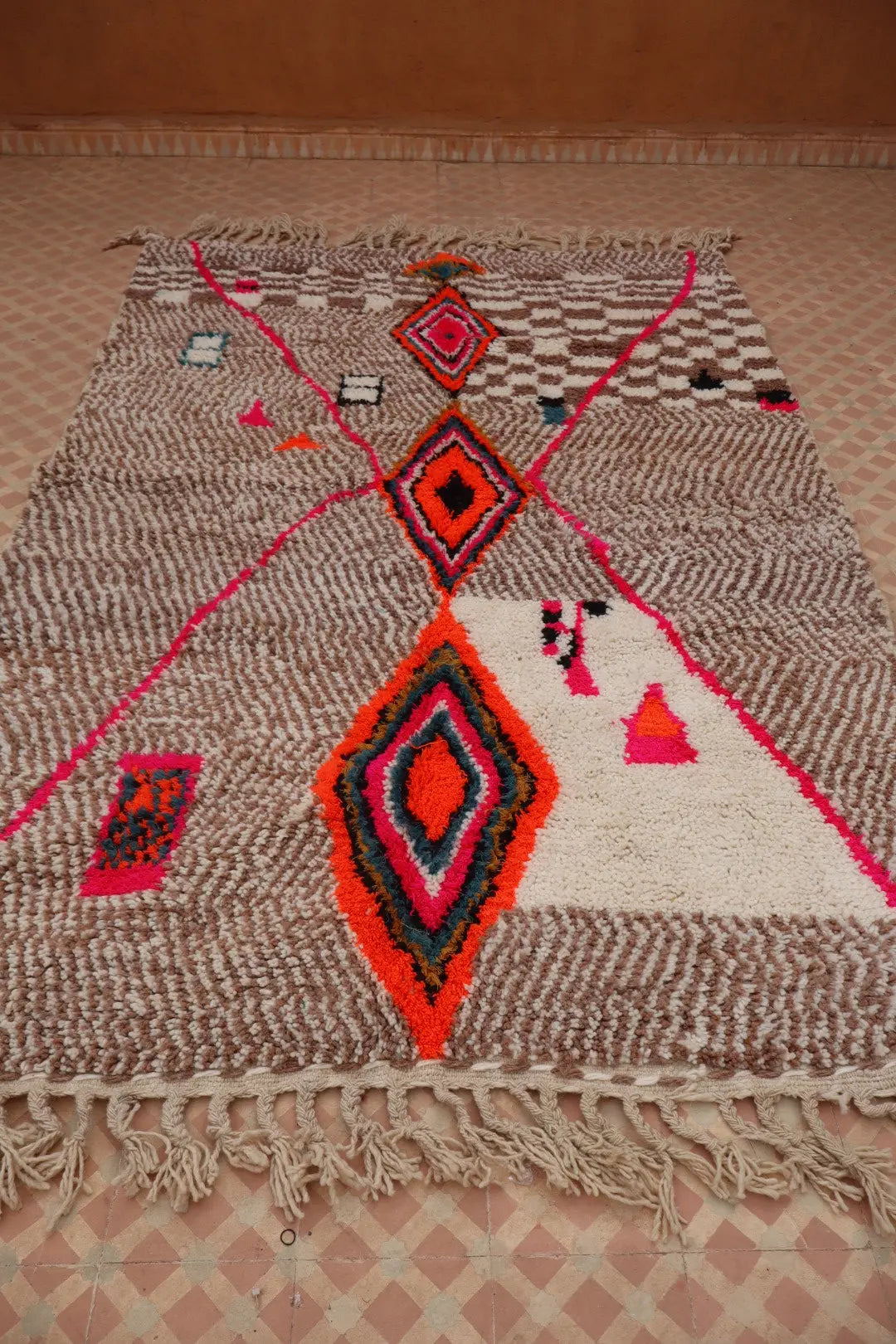 Tapis Berbère Coloré Azilal Motifs Blanc Motfis Multicolore-  247 x 160 cm Néda