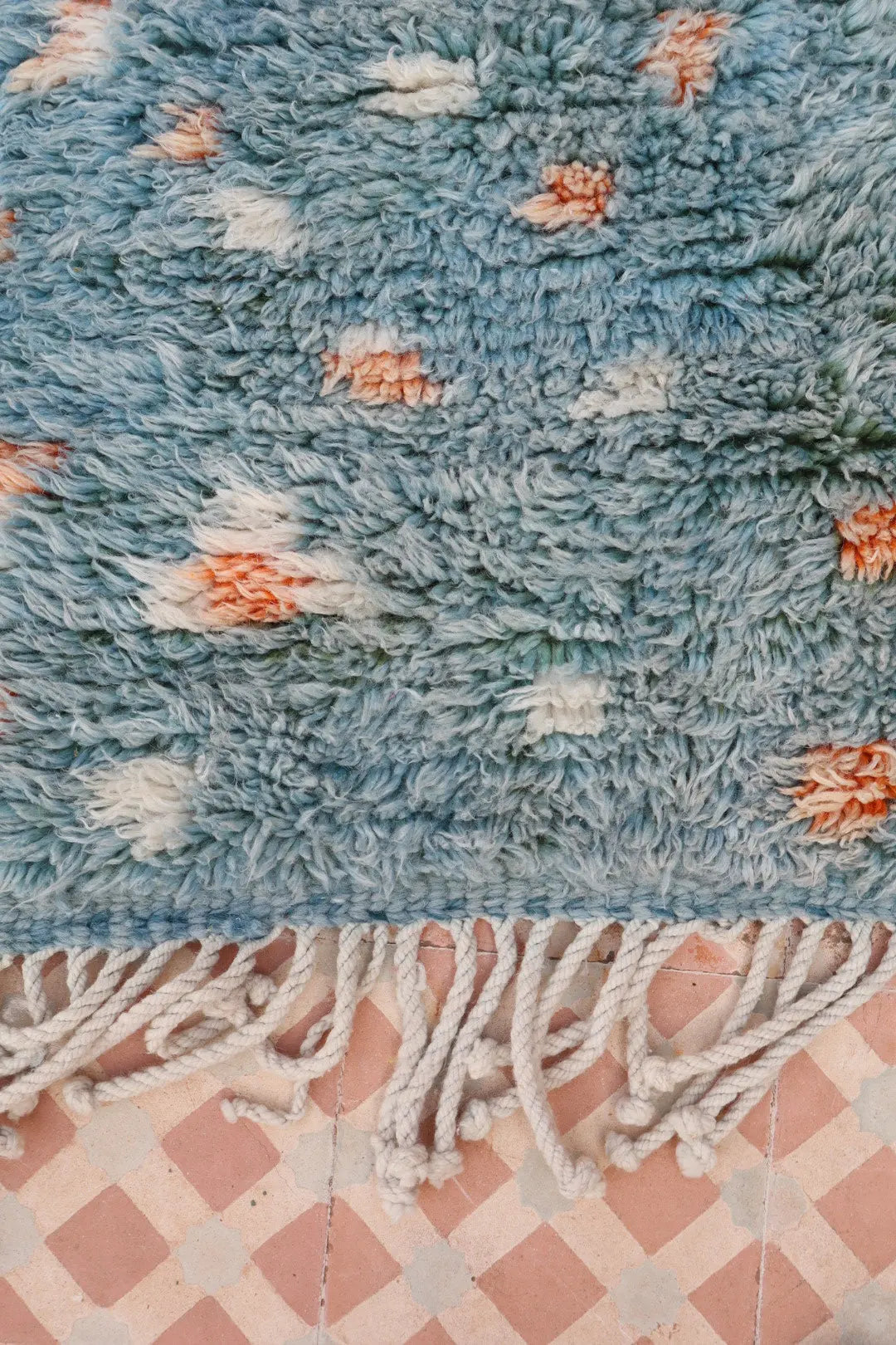 Tapis Berbère Bleu Clair à Pois Orange & Blanc Béni Ouarain Qualité Supérieure - 220 x 140 cm Néda