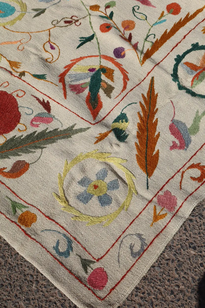 Tapis Kilim Suzani Blanc Multicolore – 238 x 159 cm Néda