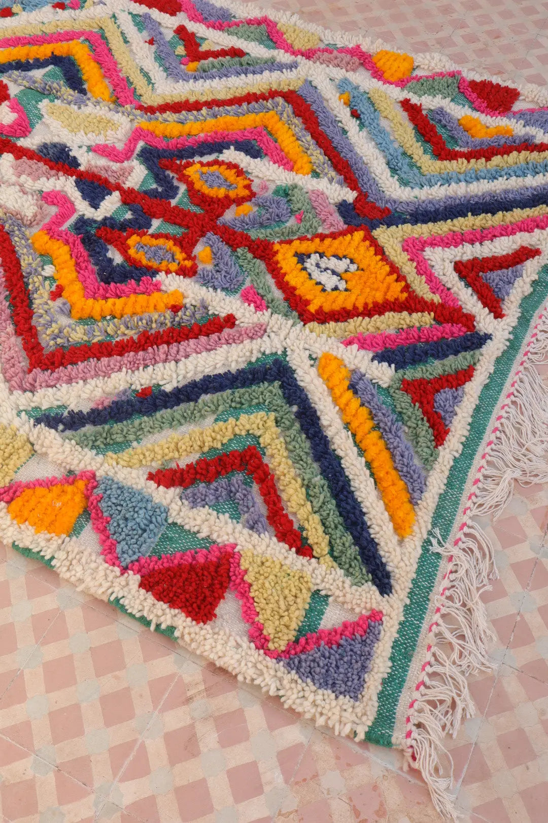 Tapis Berbère Coloré Azilal Trame et Motifs Verte-  240 x 152 cm Néda