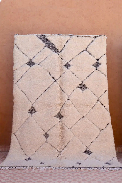 Tapis Berbère Béni Ouarain Blanc et Noir Moderne - 241x 160 cm Néda