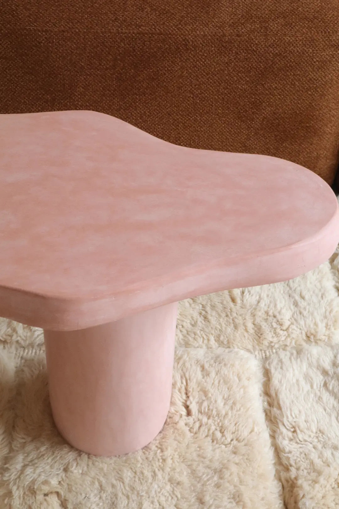 Table Basse Organique en Tadelakt - CURVE (Rose) Néda