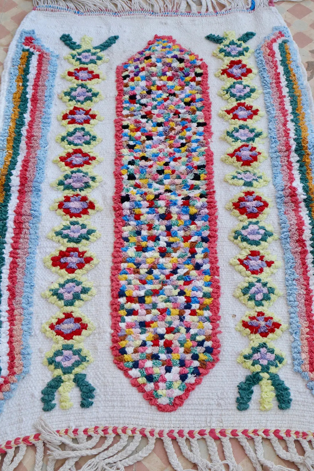 Tapis Berbère Boucherouite Coloré – Coton recyclé et lavable - 68 x 107 cm Néda