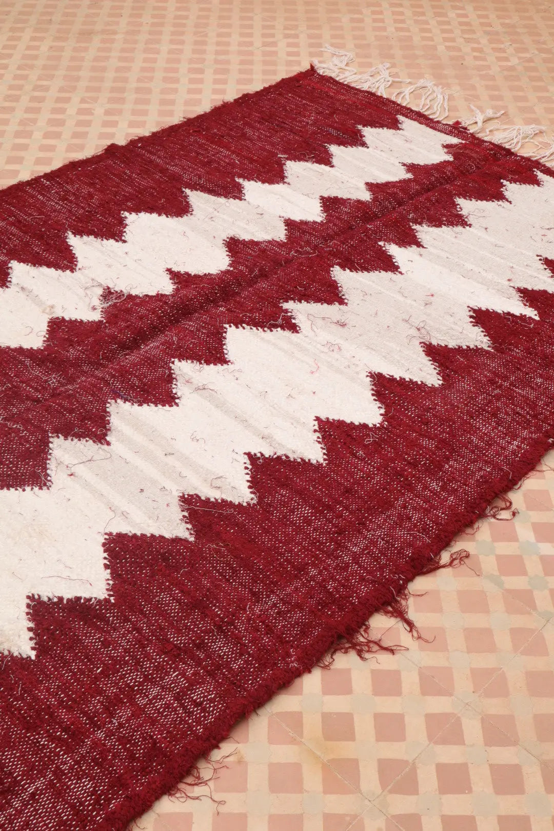 Tapis Berbère Kilim Boucherouite Bordeaux et Blanc - 260 x 141 cm Néda