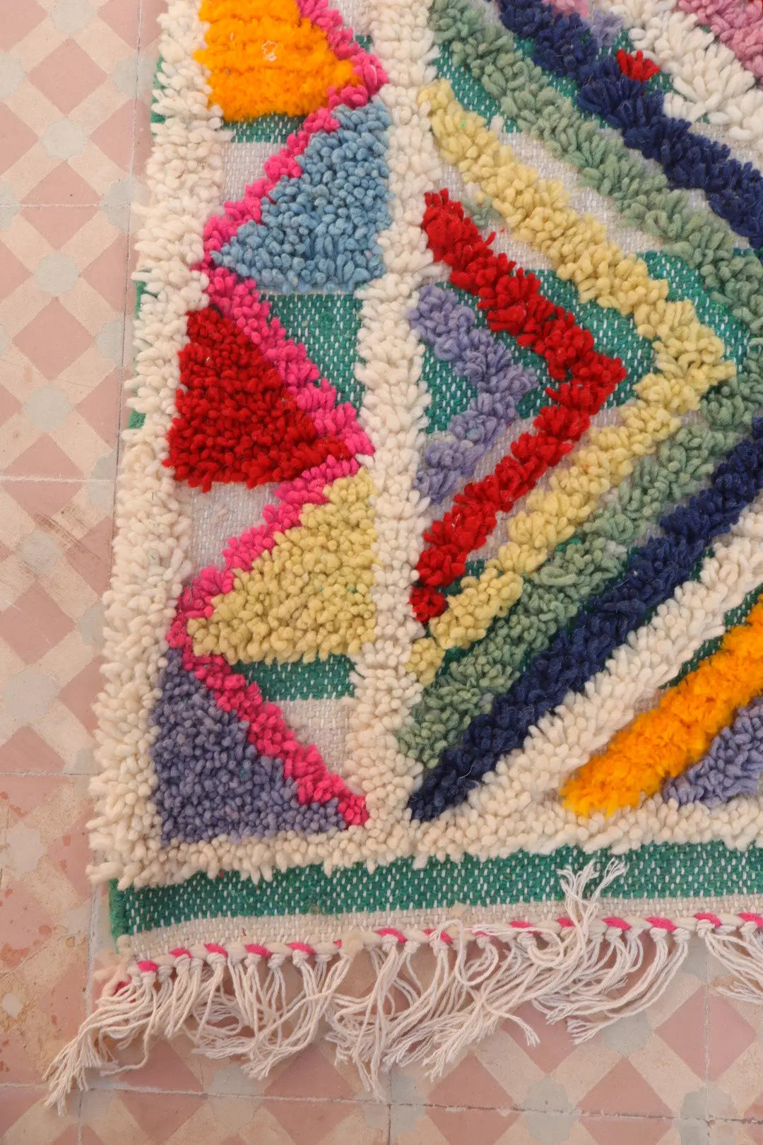 Tapis Berbère Coloré Azilal Trame et Motifs Verte-  240 x 152 cm Néda