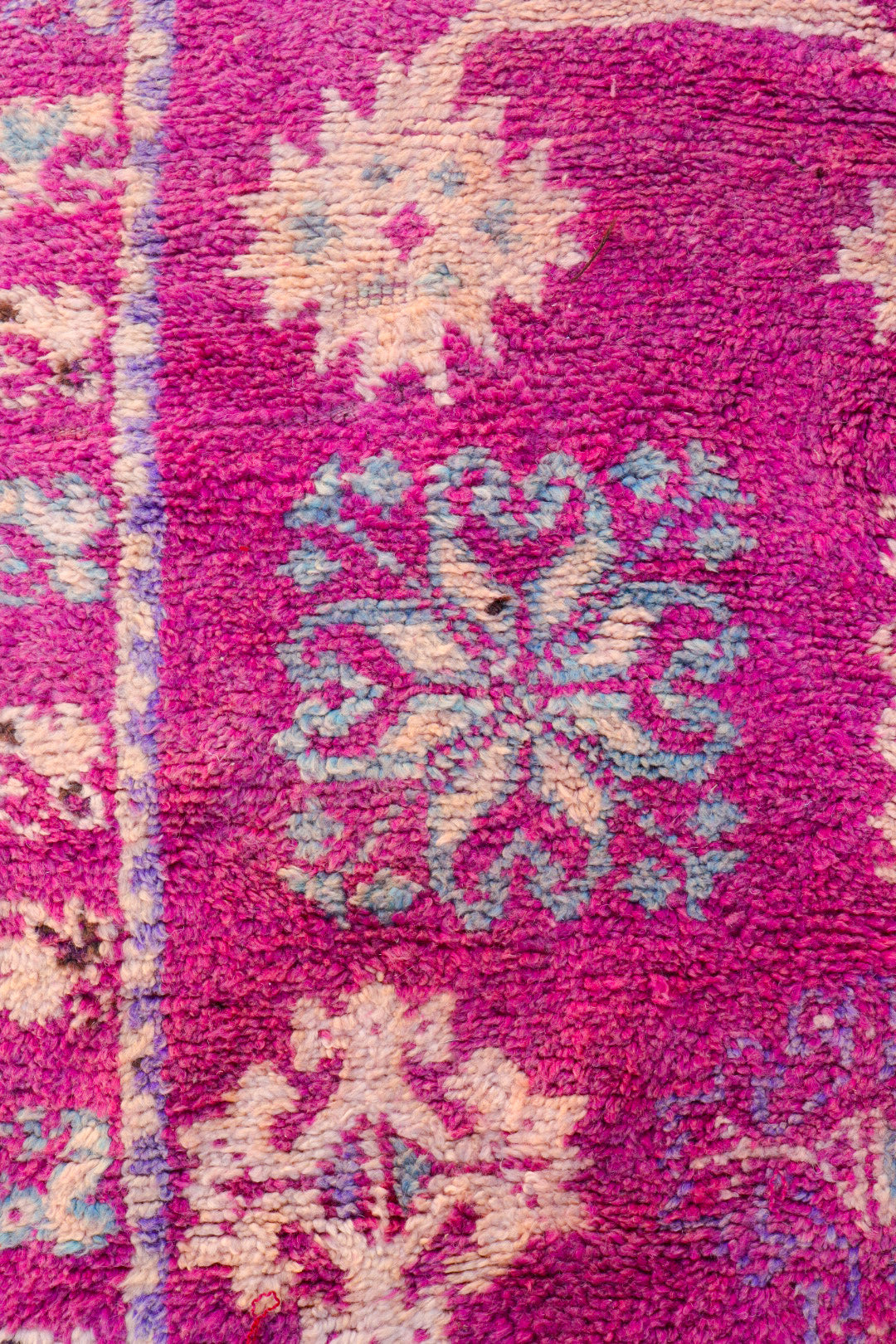 Tappeto berbero Boujaad Antique Violet Magenta Fantasie colorate - 385 x 173 cm