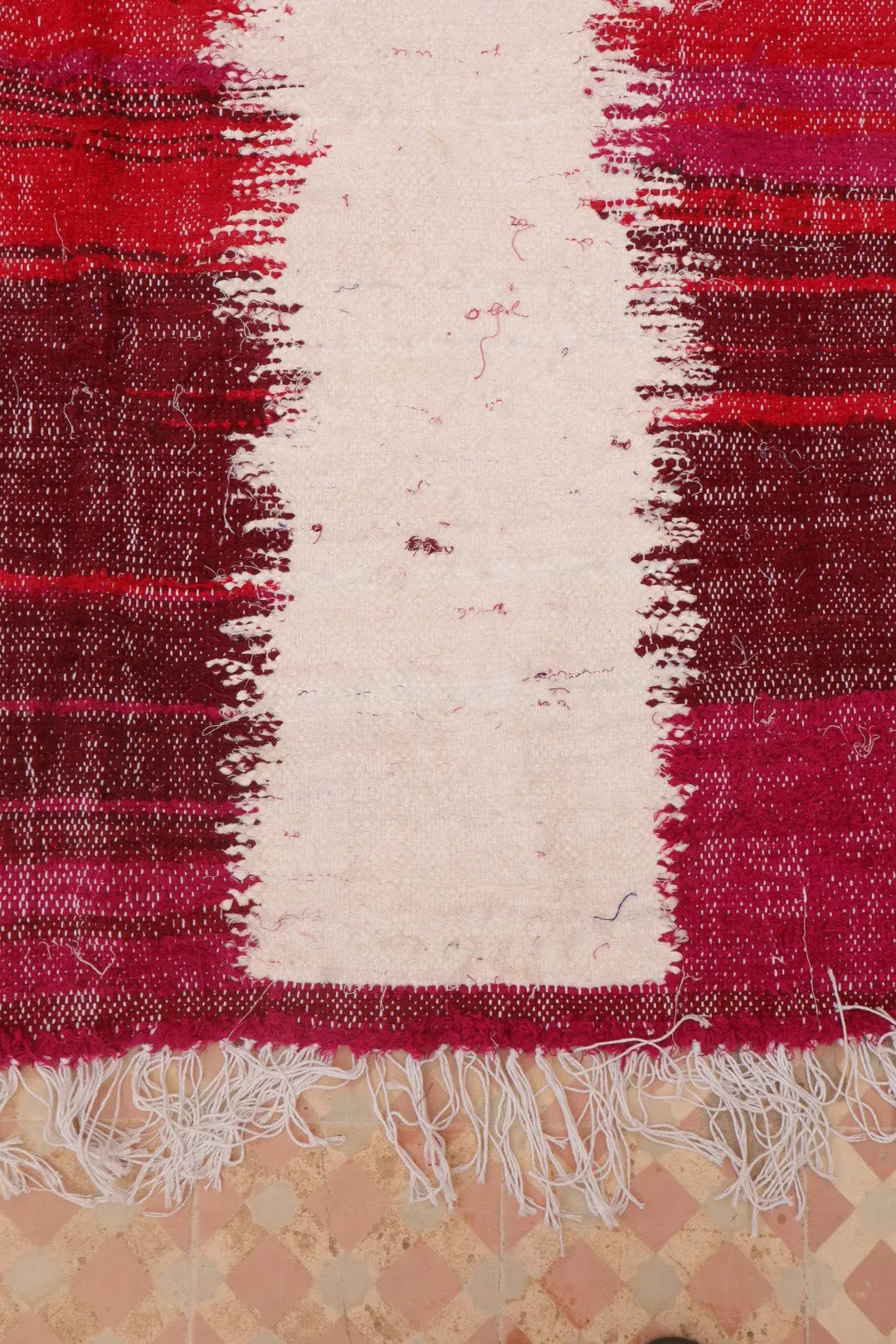 Tapis Berbère Kilim Boucherouite Bordeaux et Blanc - 236 x 139 cm Néda