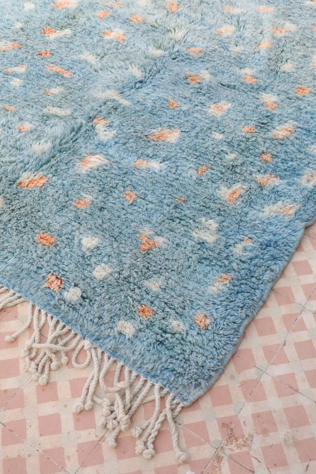 Tapis Berbère Bleu Clair à Pois Orange & Blanc Béni Ouarain Qualité Supérieure - 220 x 140 cm Néda