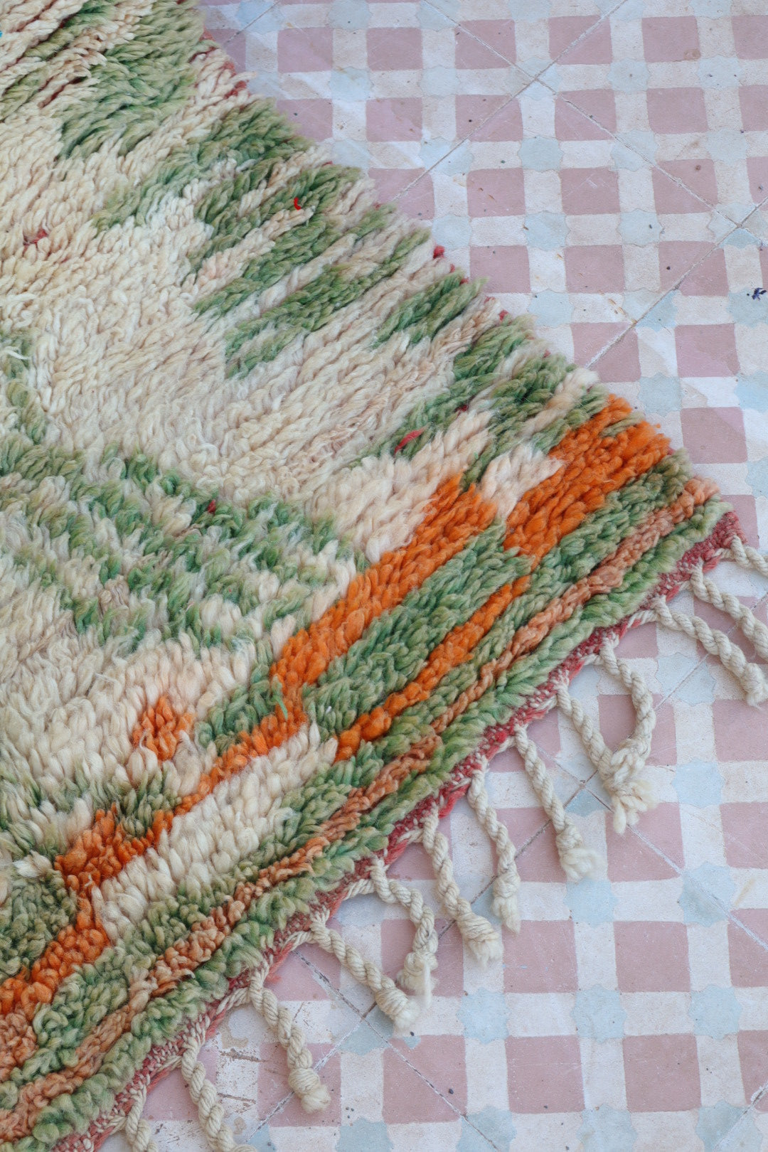 Alfombra Bereber Boujad Beige Verde Almendra y Naranja - 241 × 163 cm Néda
