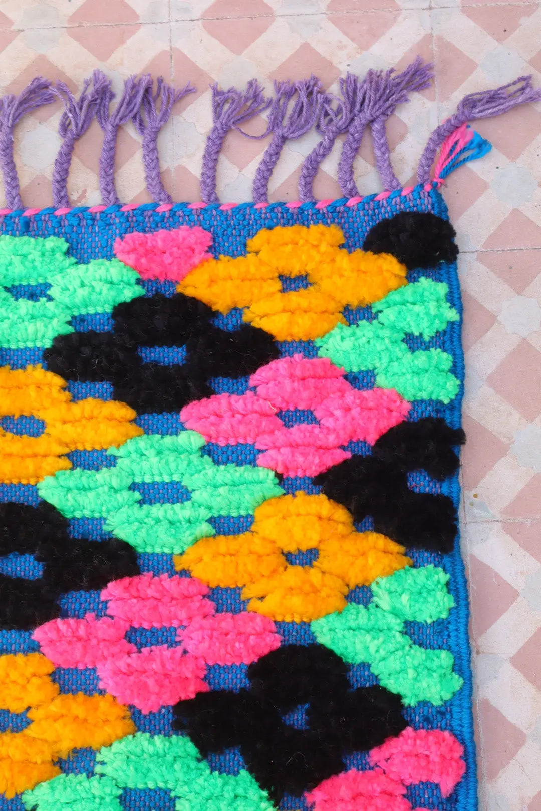 Tapis Berbère Couloir Azilal Bleu à Motifs Reliefs Multicolores - 313 x 74 cm Néda