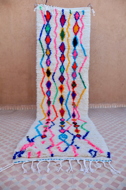 Tapis Berbère Couloir Azilal Blanc à Motifs Colorés Fluos - 300 x 82 cm Néda