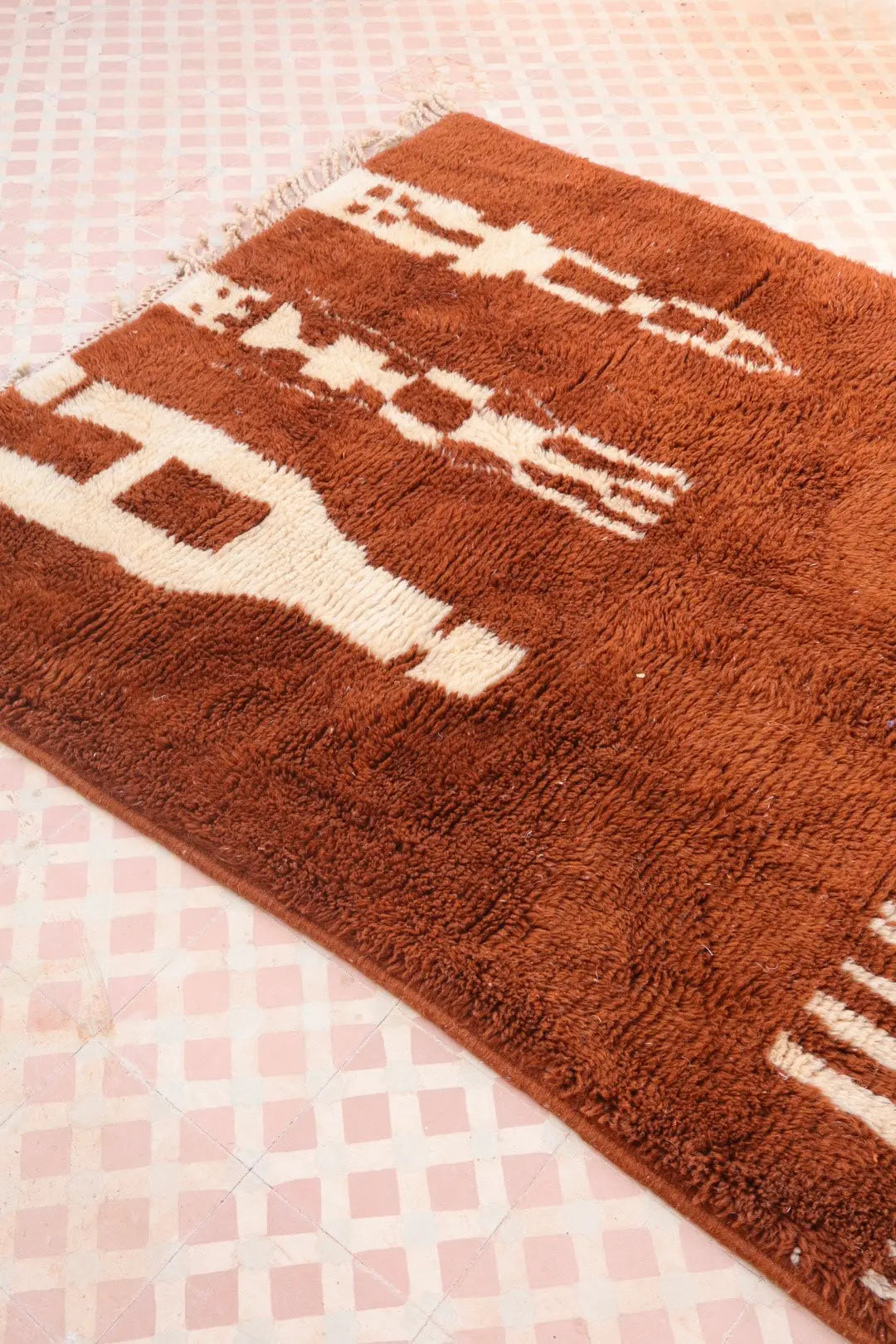 Tapis Berbère Azilal Contemporain Marron et Blanc - 238 x 143 cm Néda