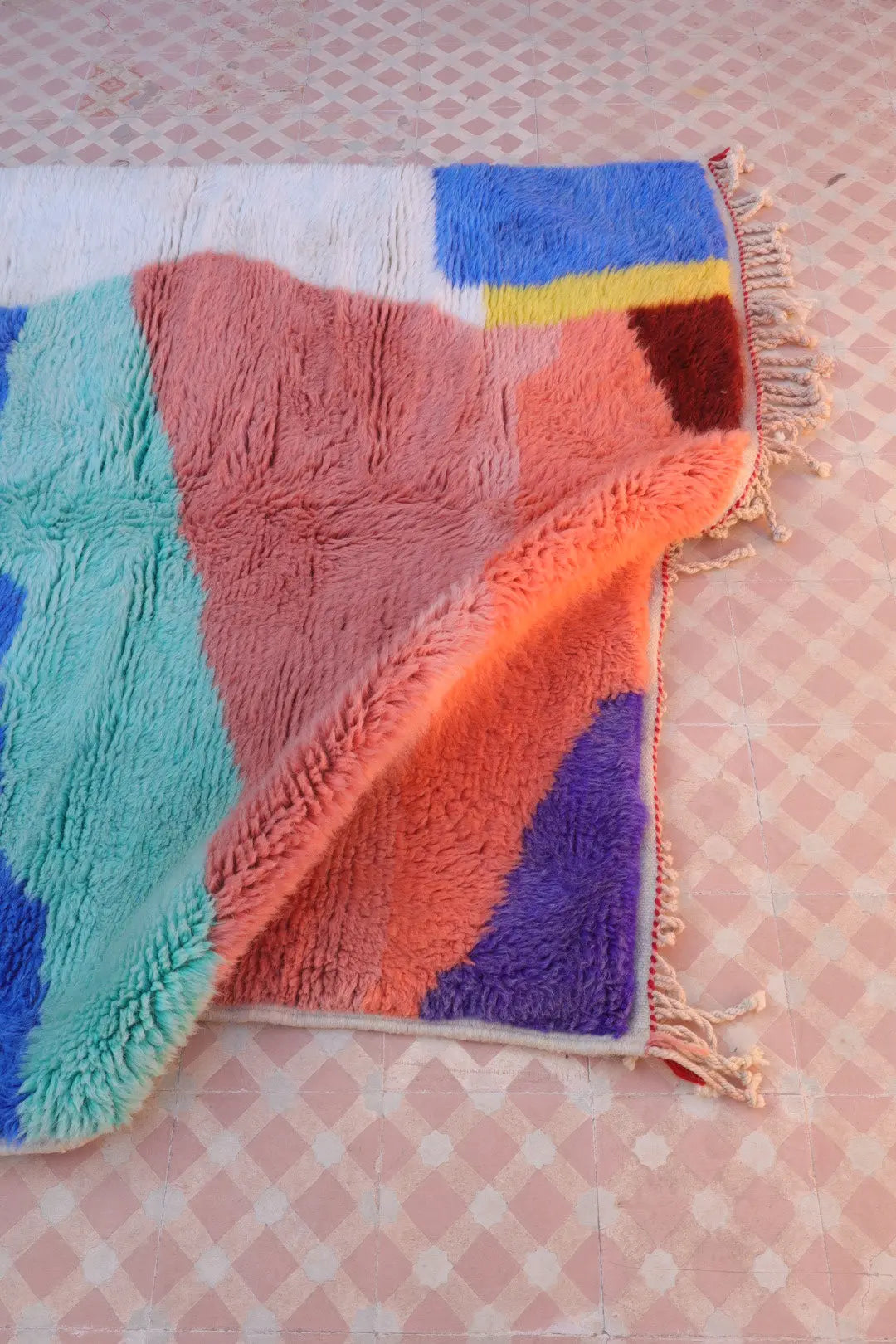 Tapis Berbère Coloré Contemporain Qualité Supérieure - 250 x 154 cm Néda