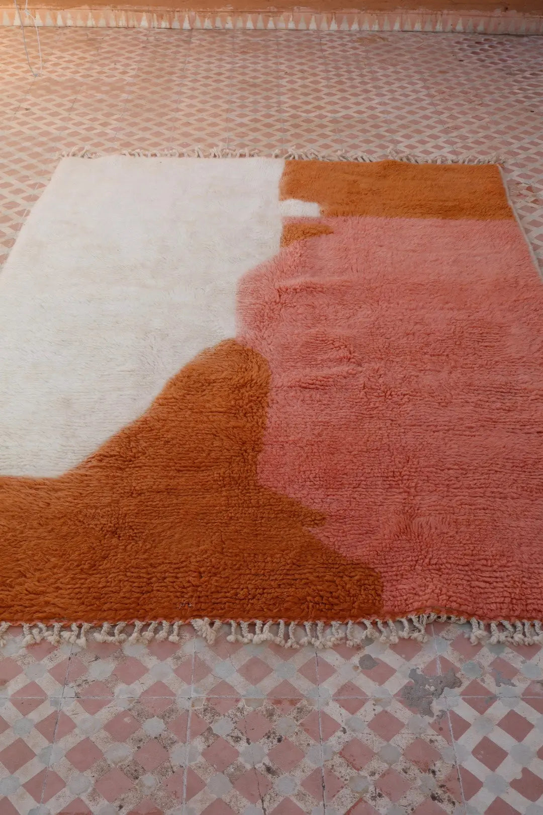 Tapis Berbère Coloré Contemporain Terracotta & Saumon - Azilal Néda