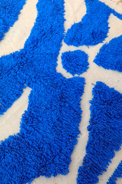 Berber rug Béni Ouarain Blue Klein Modern - 240 x 153 cm