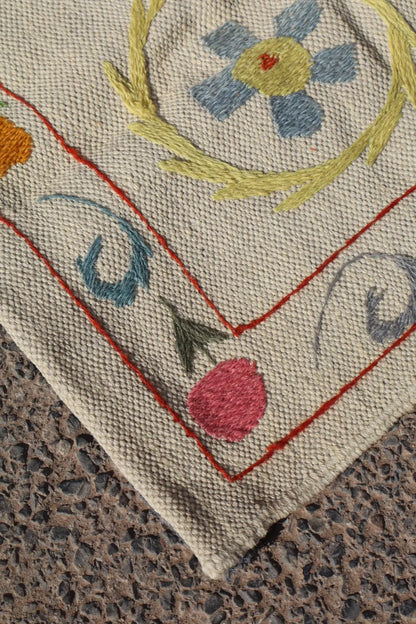 Tapis Kilim Suzani Blanc Multicolore – 238 x 159 cm Néda