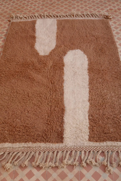 Tapis Berbère Béni Ouarain Moderne Beige Foncé Blanc - 160 x 110 cm Néda