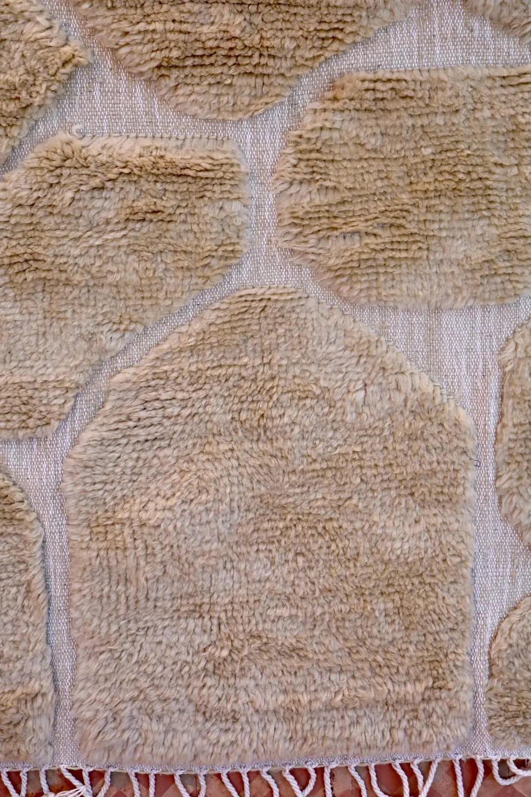 Tapis Berbère Béni Ouarain Blanc Moderne à Reliefs Qualité Supérieure- 310 x 256 cm Néda