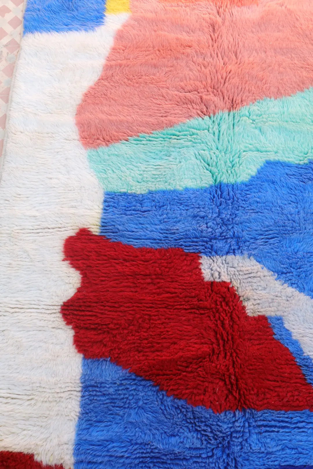 Tapis Berbère Coloré Contemporain Qualité Supérieure - 250 x 154 cm Néda