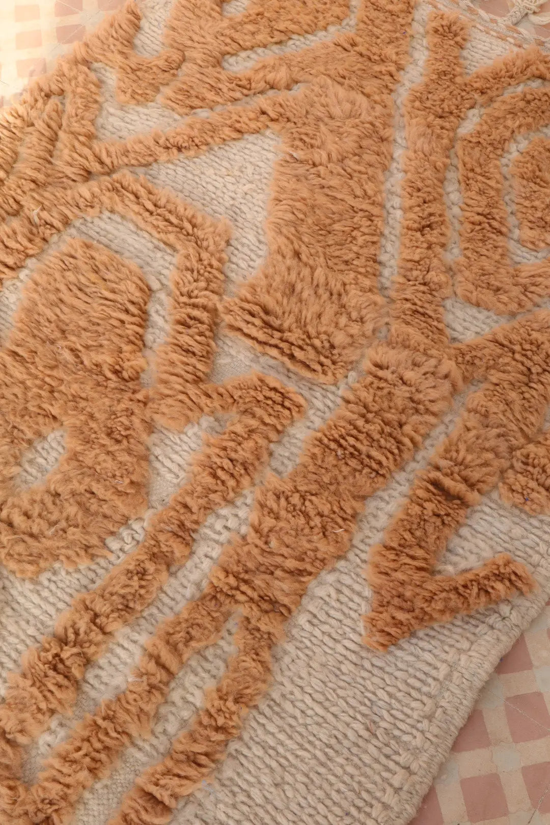 Tapis Berbère Beige à Reliefs Abstrait Béni Ouarain- 162 x 110 cm Néda