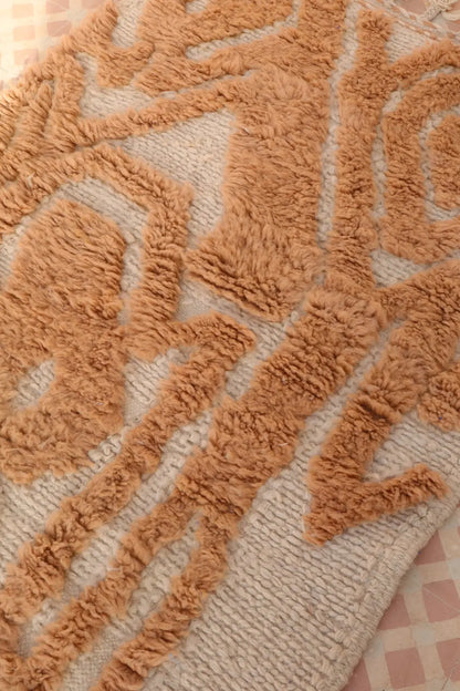 Tapis Berbère Beige à Reliefs Abstrait Béni Ouarain- 162 x 110 cm Néda