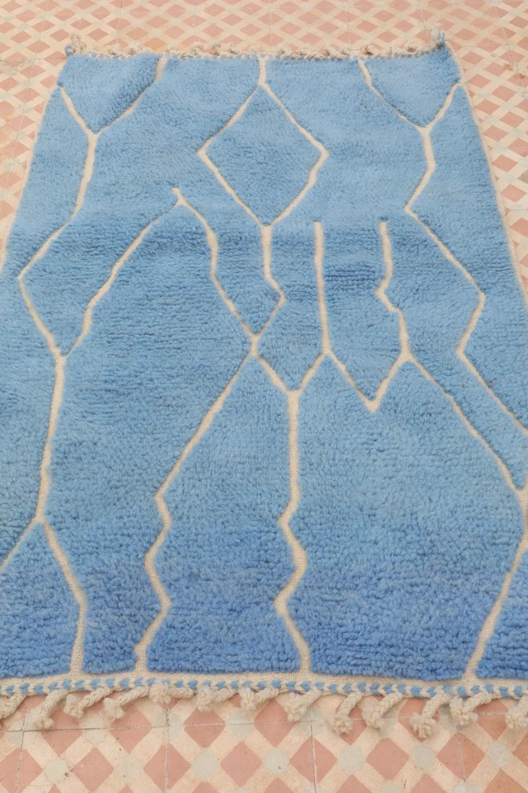 Tapis Berbère Béni Ouarain Bleu Glacier Motifs Reliefs - 152 x 100 cm Néda