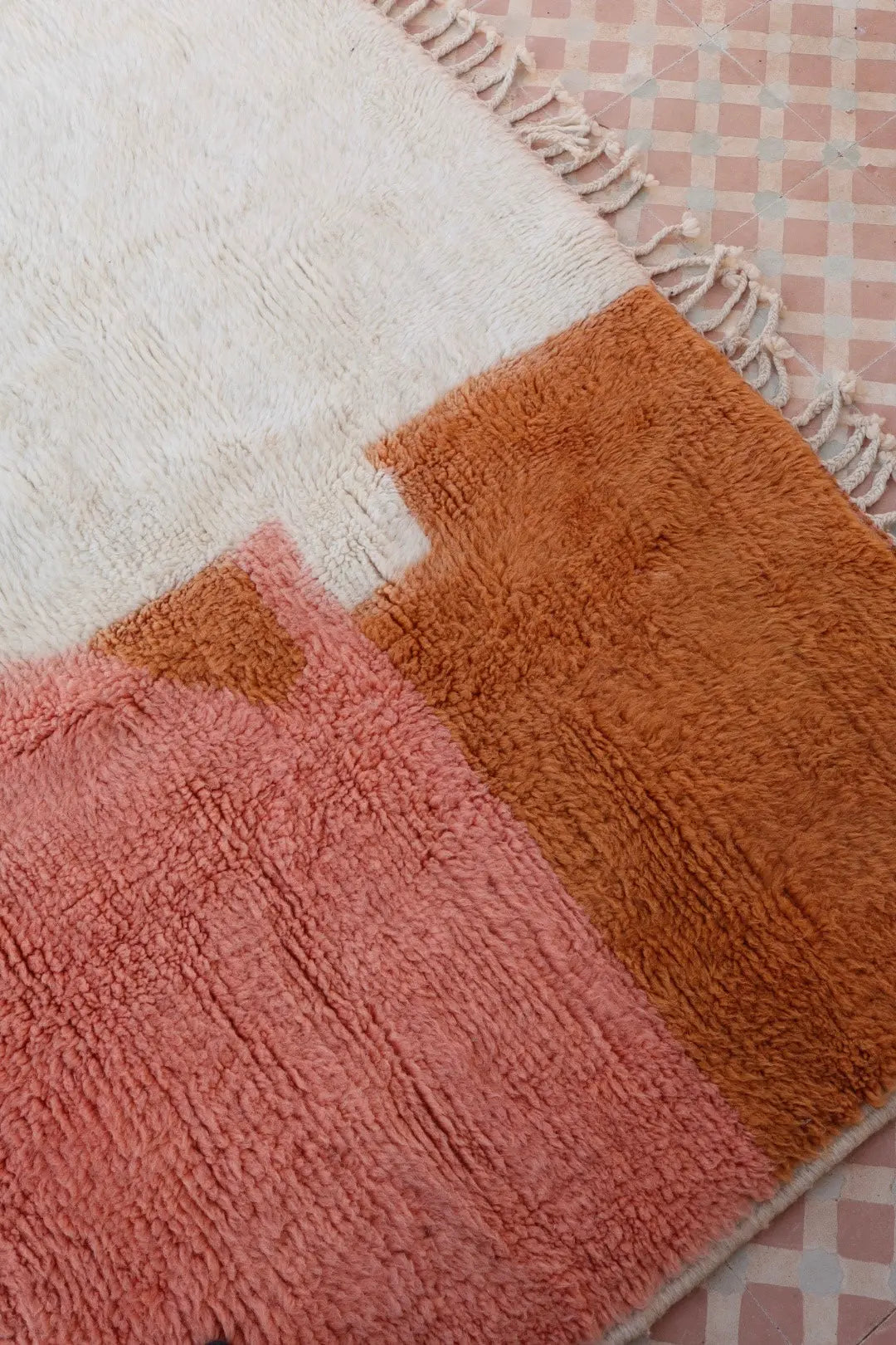 Tapis Berbère Coloré Contemporain Terracotta & Saumon - Azilal Néda