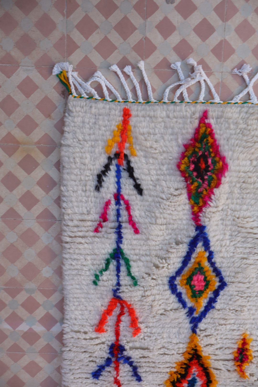 Tapis Berbère Azilal Coloré Motifs Multicolore Fluo- 160 x 97 cm Néda