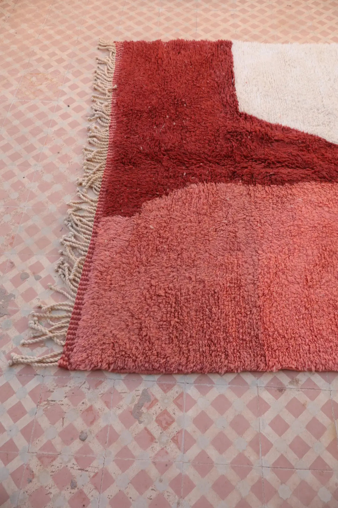 Tapis Berbère Coloré Contemporain Marron & Rose Qualité Supérieure - 260 x 155 cm Néda