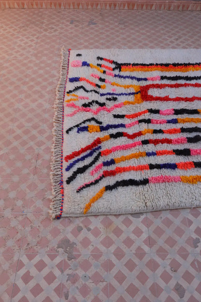 Tapis Berbère Azilal Blanc Motifs Colorés et Fluo- 236 x 153  cm Néda