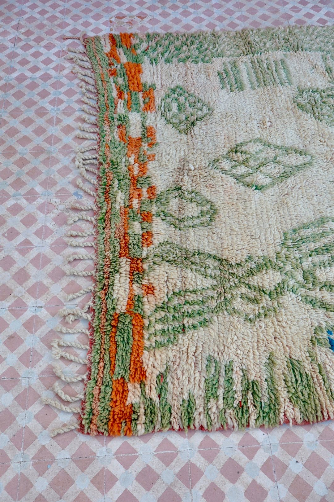 Alfombra Bereber Boujad Beige Verde Almendra y Naranja - 241 × 163 cm Néda