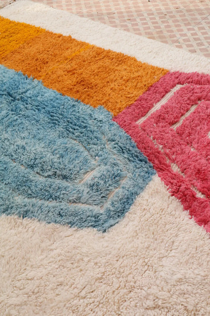 Tapis Berbère Blanc à Motifs Colorés Contemporain à Reliefs Béni Ouarain - 292 x 194 cm Néda