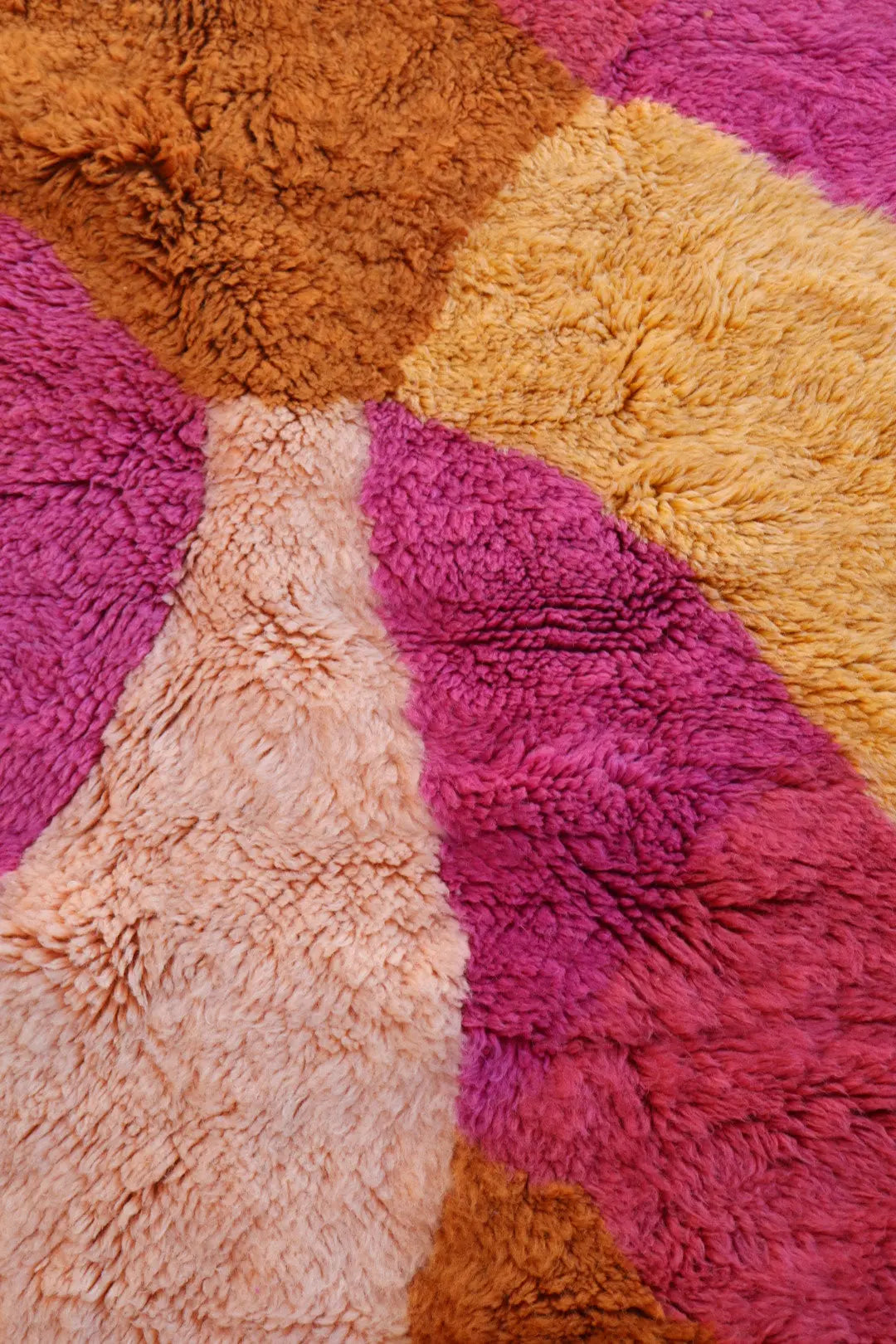 Tapis Berbère Mrirt « Sun Kissed » Les Dessins de Néda - 200 x 300 cm Néda