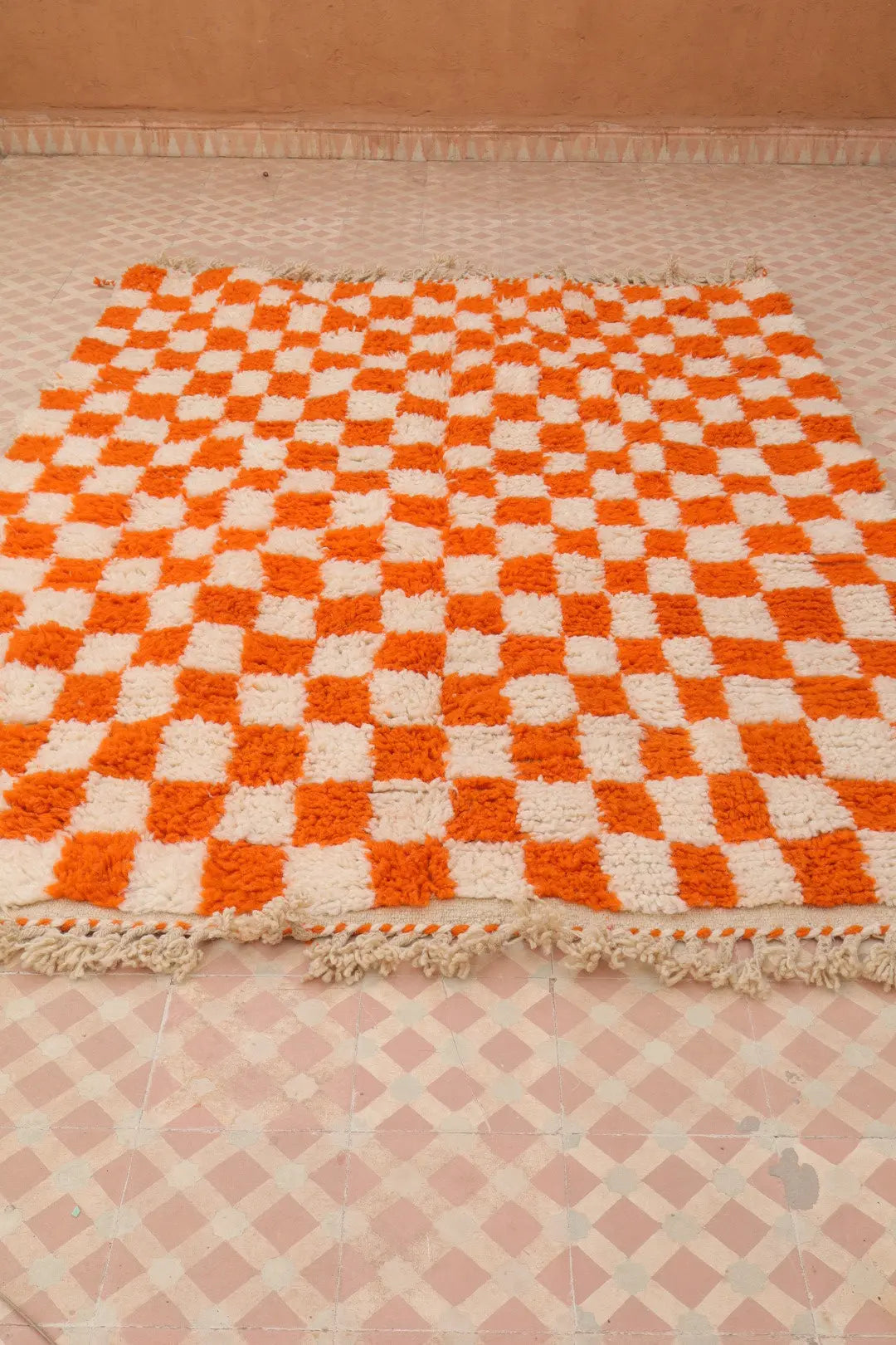 Tapis Berbère à Damiers Orange Béni Ouarain- 208 x 153 cm Néda