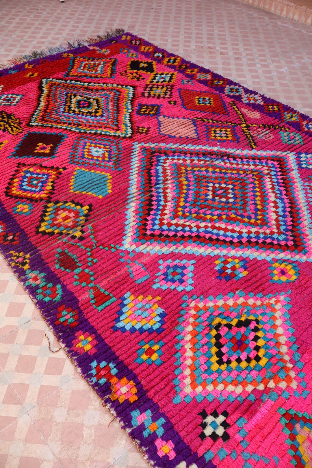 Tapis Berbère Azilal Vintage Coloré Rose - 240 x 139 cm Néda