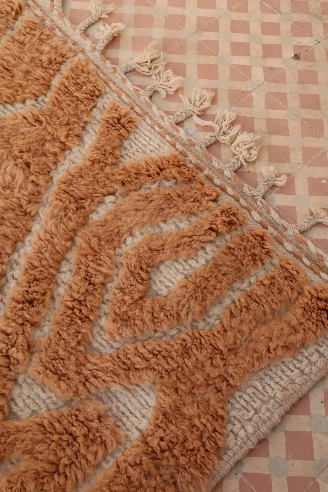 Tapis Berbère Beige à Reliefs Abstrait Béni Ouarain- 162 x 110 cm Néda