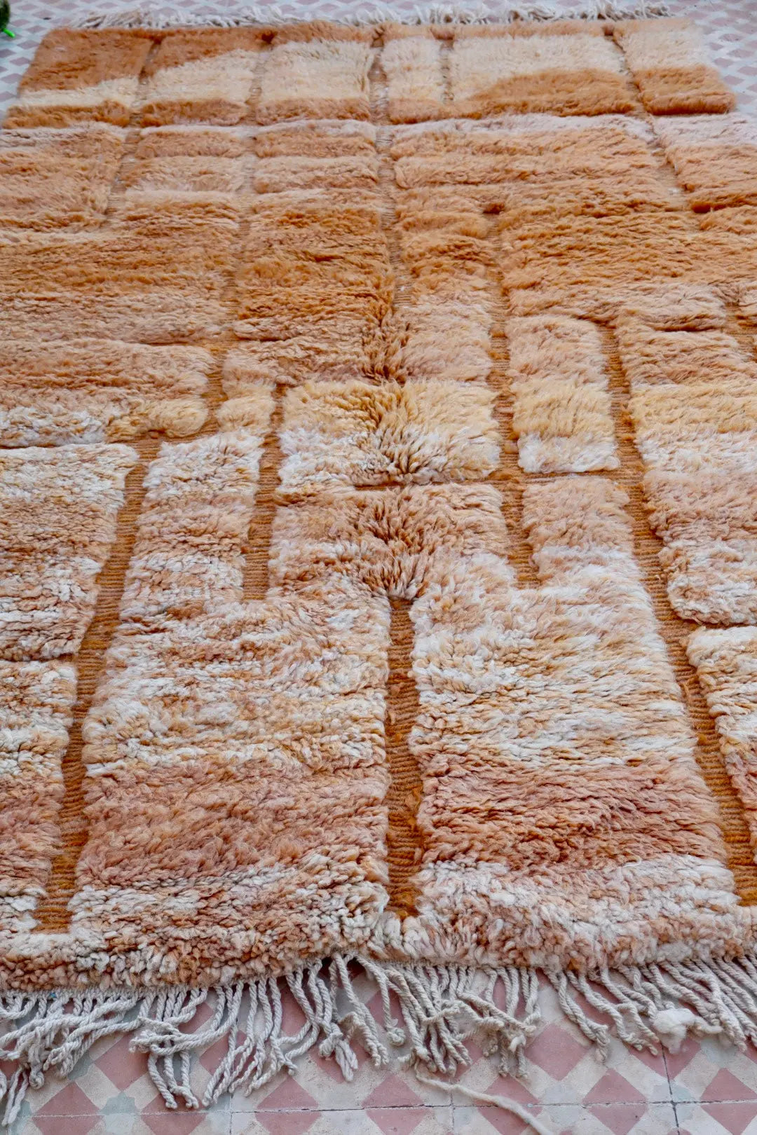 Tapis Berbère Orange Pêche Béni Ouarain Qualité Supérieure - 249 x 156 Néda