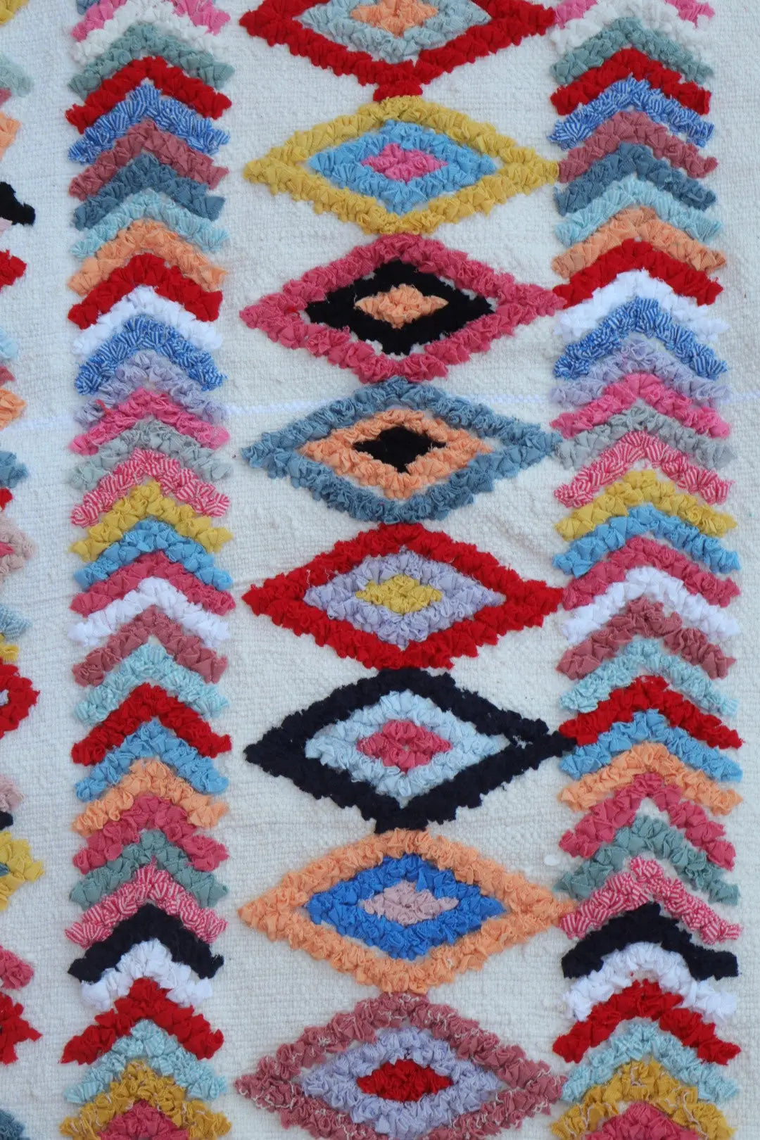 Tapis Berbère Boucherouite Coloré – Coton recyclé et lavable - 68 x 104 cm Néda