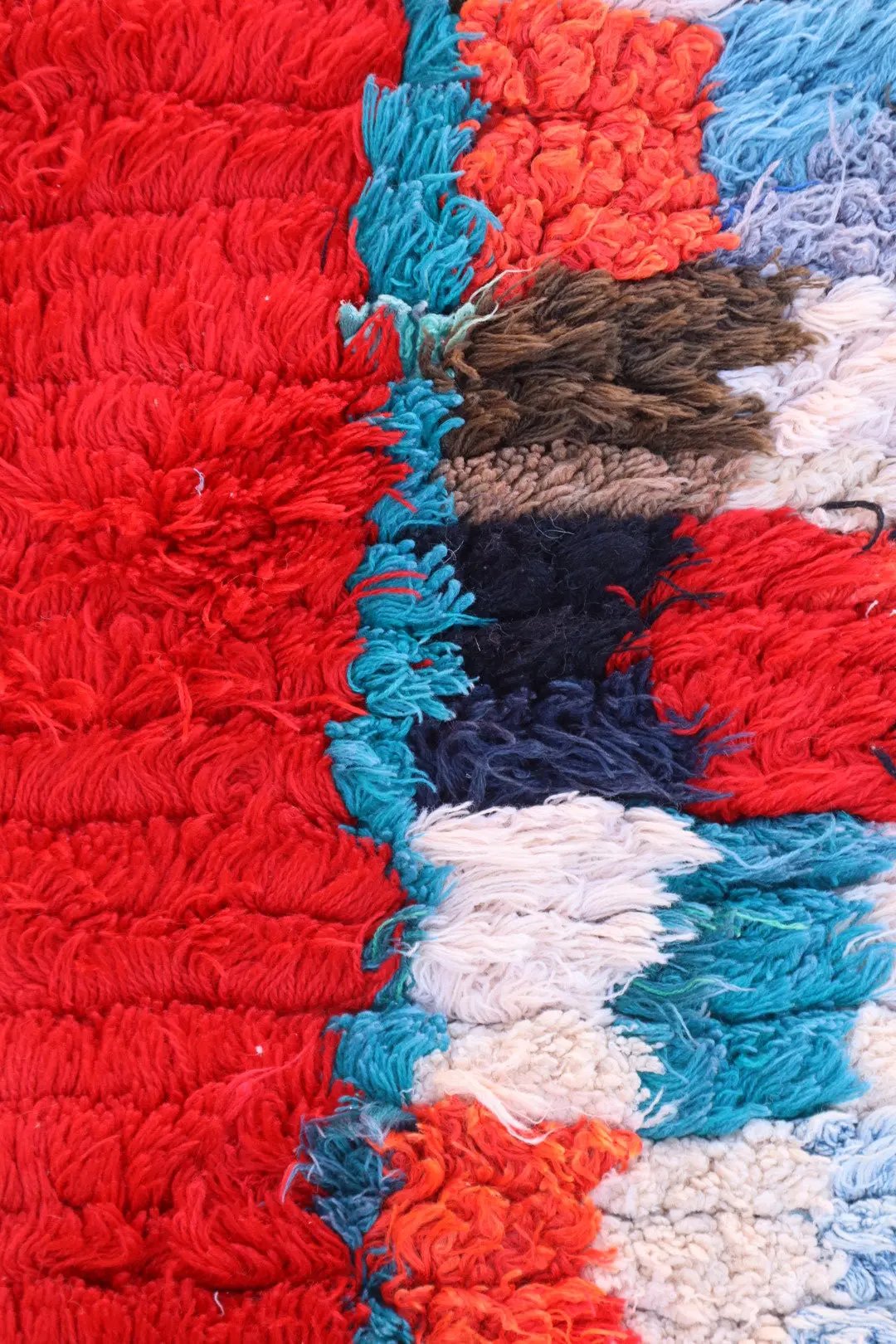 Tapis Berbère Coloré Ancien Rouge et Multicolore   - 229 x 132 cm Néda