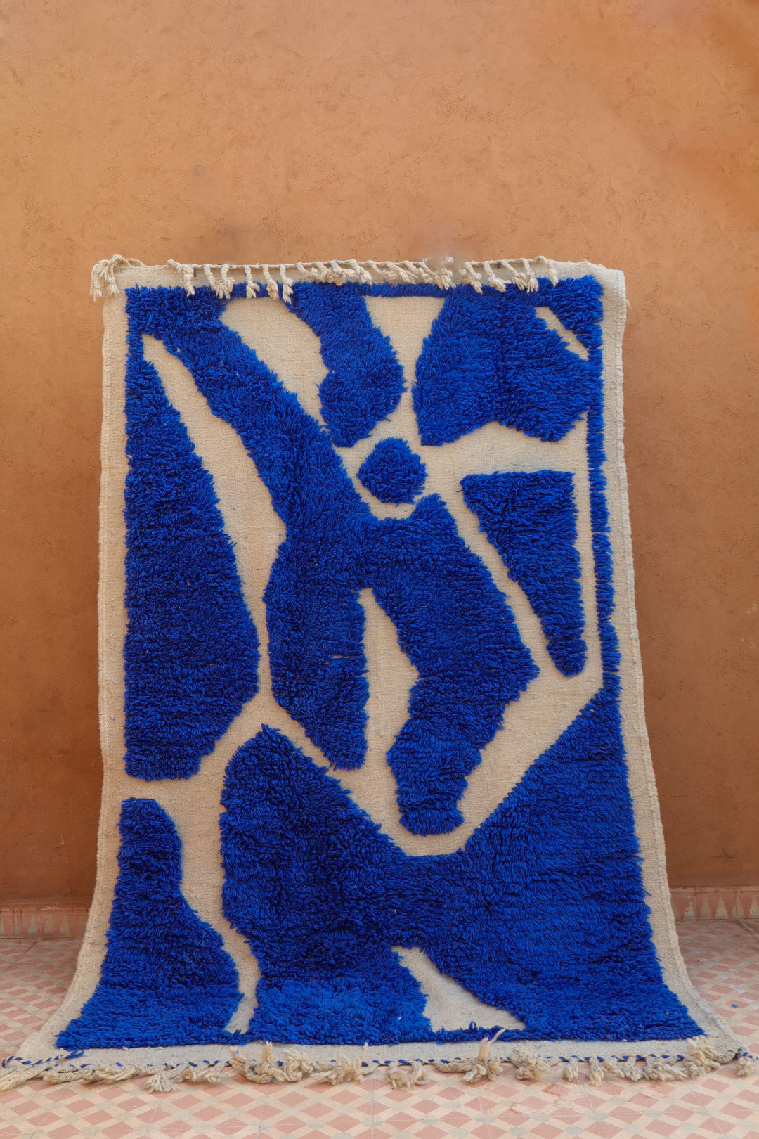 Berber rug Béni Ouarain Blue Klein Modern - 240 x 153 cm