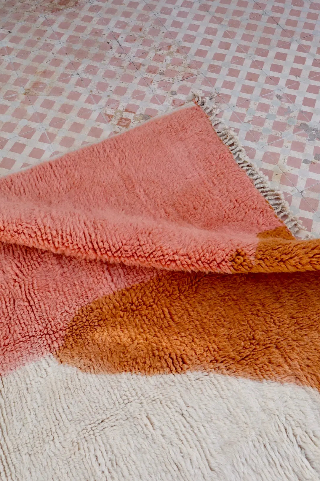 Tapis Berbère Coloré Contemporain Terracotta & Saumon - Azilal Néda